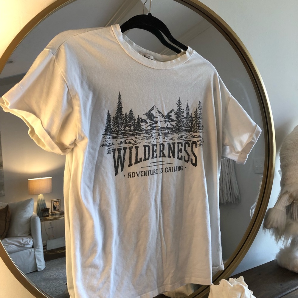 Size small/medium white tee